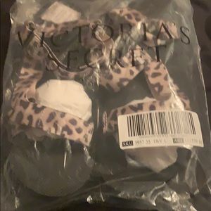 Victoria Secret PINK Velcro Slides Cheetah print